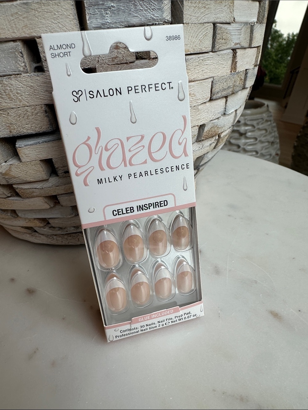 Salon Perfect Glazed Almond Short Press-On Nails - Milky Pearlescence